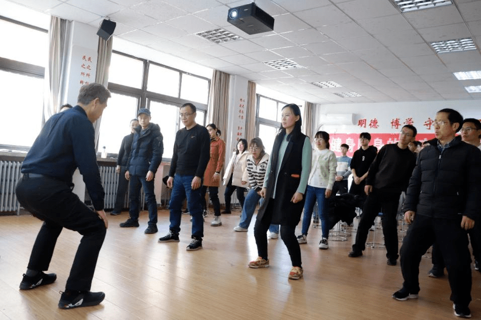 学院快讯 自动化学院分工会举办太极拳学习交流活动米乐M6 M6米乐(图4)