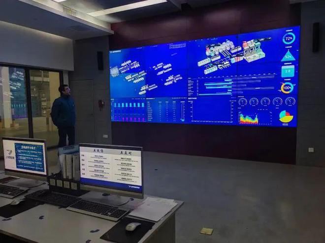 M6 米乐自动物流车来回穿梭机器人自动上下物料嘉定智能工厂未来感十足(图2) M6 米乐自动物流车来回穿梭机器人自动上下物料嘉定智能工厂未来感十足(图2)
