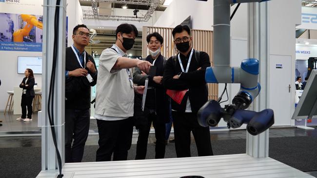 新松“智造”亮相德国汉诺威工博会M6 米乐(图3)