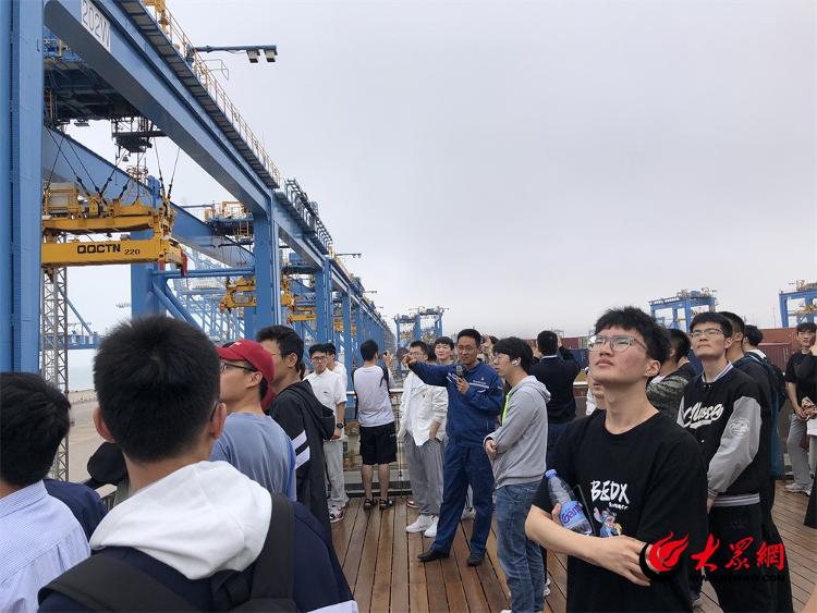 专业学习添动力 青岛理工大学100余名同学踏上“自米乐 M6动化”研学路(图1)