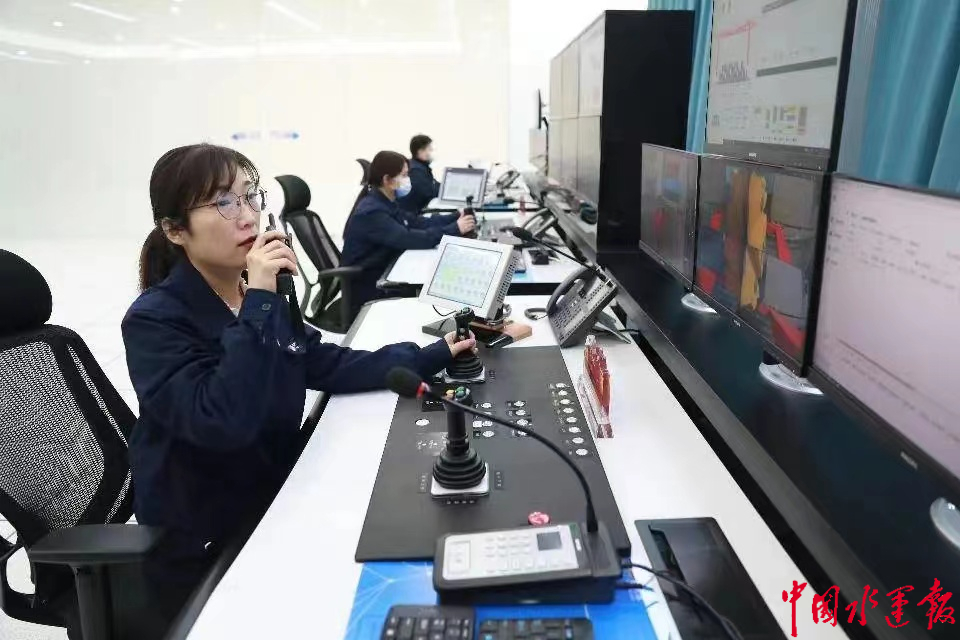 米乐 M6转岗不转志巾帼先锋助力自动化港口建设(图2) 米乐 M6转岗不转志巾帼先锋助力自动化港口建设(图2)