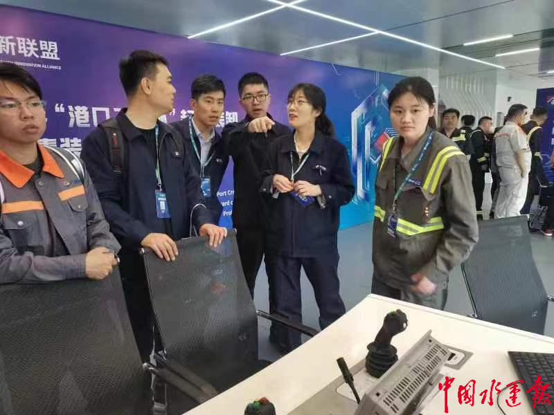 米乐 M6转岗不转志巾帼先锋助力自动化港口建设(图3) 米乐 M6转岗不转志巾帼先锋助力自动化港口建设(图3)