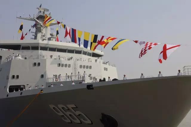 中国首艘四万吨级补给舰就位 中国航母编队“如虎添翼”米乐 M6(图6)