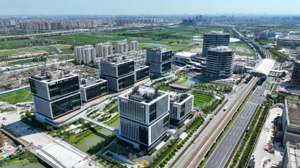 米乐 M6示范区里的“示范园区”长啥样？走进长三角绿洲智谷·赵巷(图1)