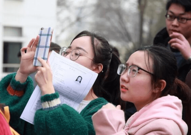 米乐M6 M6米乐容易考公务员的6个专业上岸率很高想考公务员的可以收藏(图3)