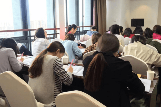 米乐M6 M6米乐容易考公务员的6个专业上岸率很高想考公务员的可以收藏(图4)
