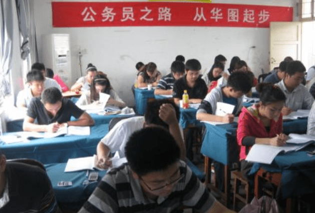米乐M6 M6米乐容易考公务员的6个专业上岸率很高想考公务员的可以收藏(图10)