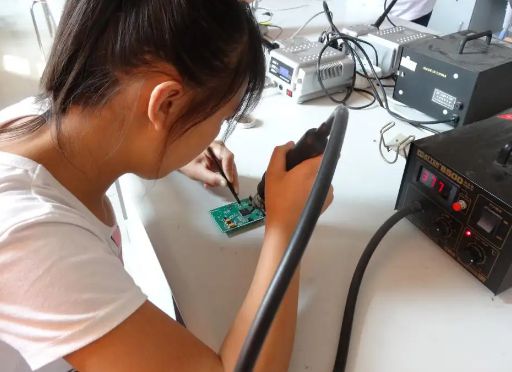 大学毕业后才明白工科女和师范女的差距后悔听了堂姐的建议米乐 M6(图9)