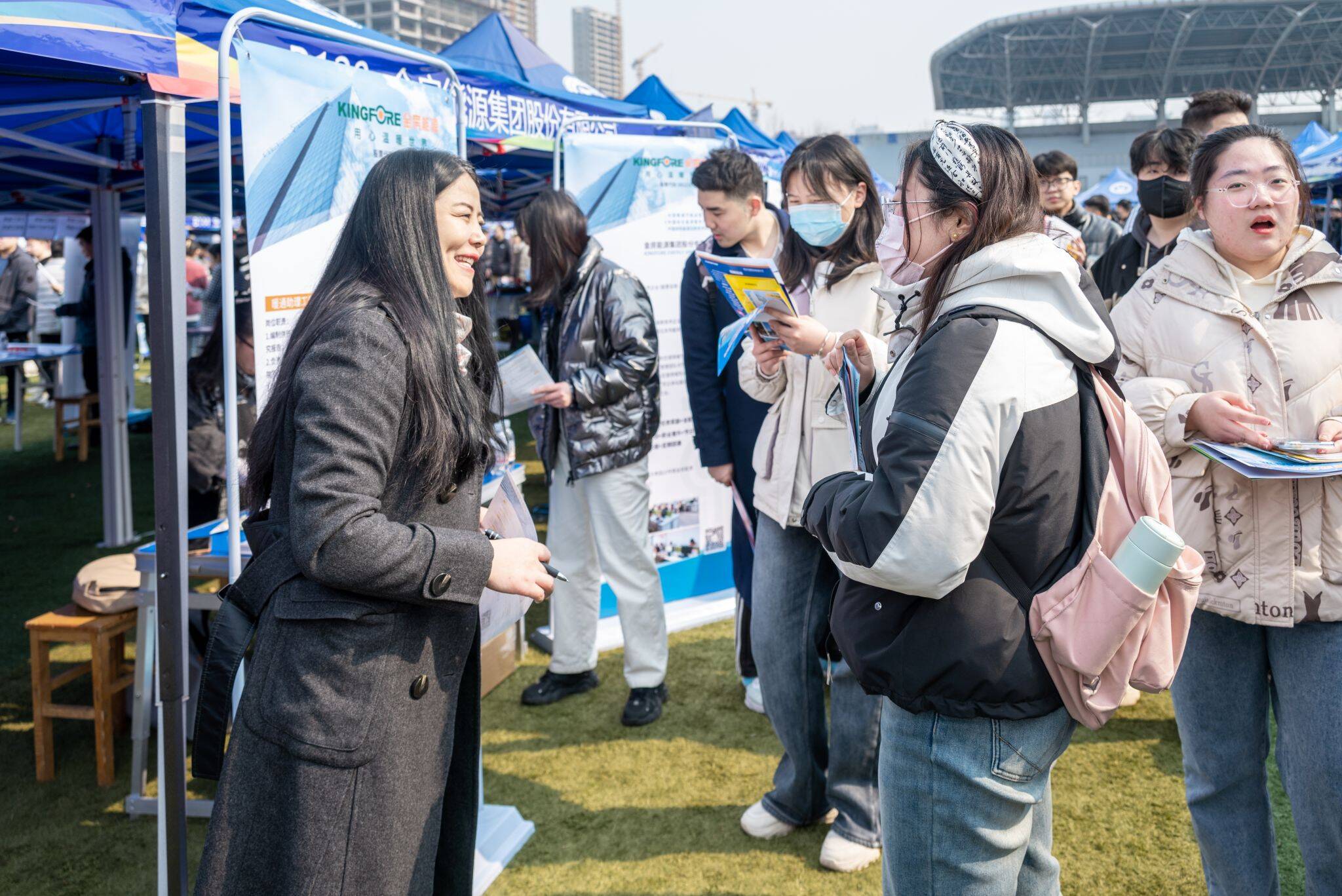 358家企事业单位20000个岗位！中国石油大学（华米乐 M6东）举行2024年首场春季大型校园招聘会(图2)