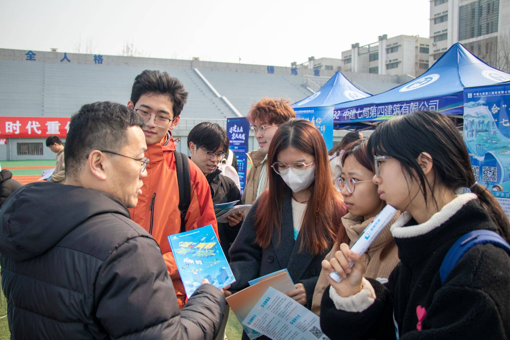 358家企事业单位20000个岗位！中国石油大学（华米乐 M6东）举行2024年首场春季大型校园招聘会(图3)