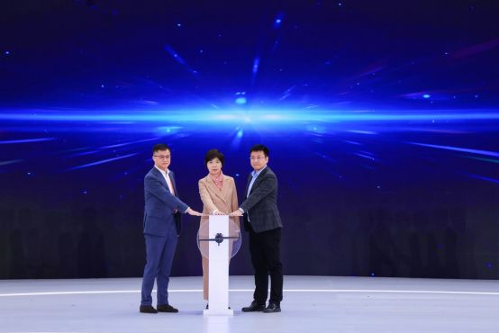 米乐 M62024 全球开发者先锋大会首日顺利召开 先锋毕至成果斐然(图4)