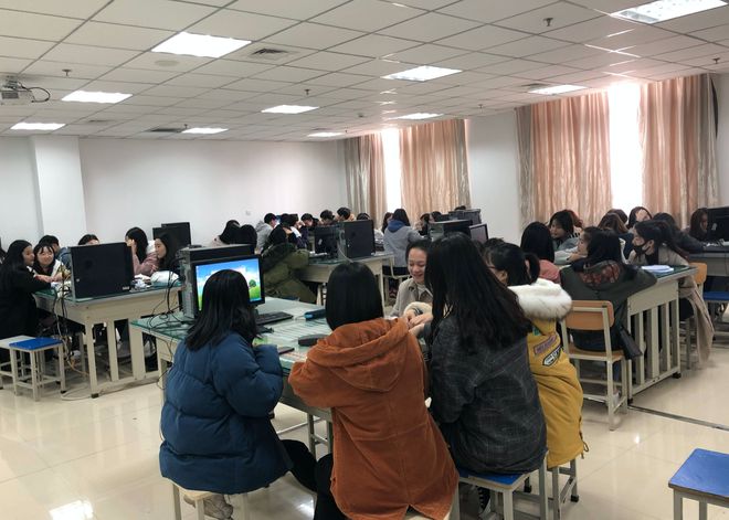 有“万金油之称”的8个专业就业方向多但并不是每个都好就业M6 米乐(图2)